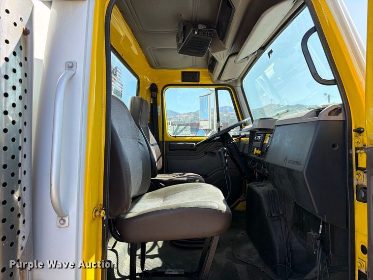 image for item FK4636 1999 International F4900 fuel truck