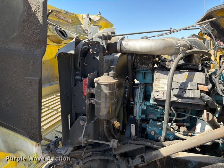 image for item FK4636 1999 International F4900 fuel truck