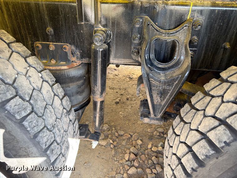 image for item FK4636 1999 International F4900 fuel truck