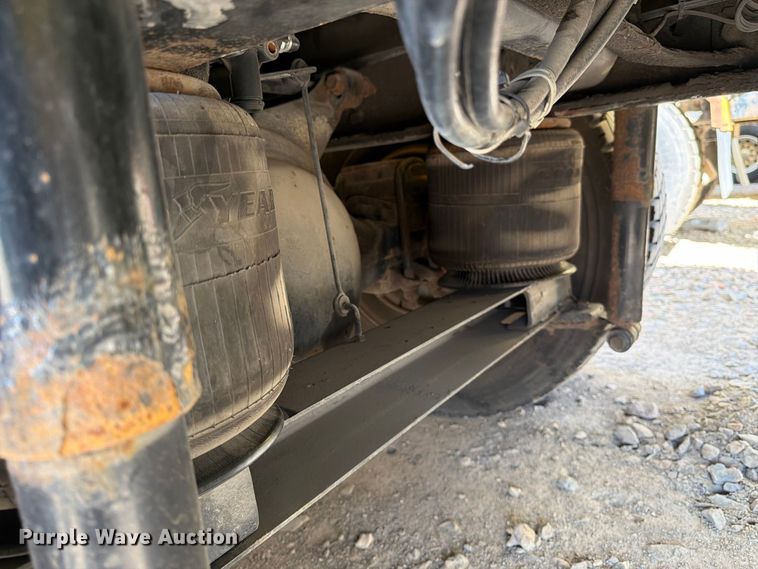 image for item FK4636 1999 International F4900 fuel truck
