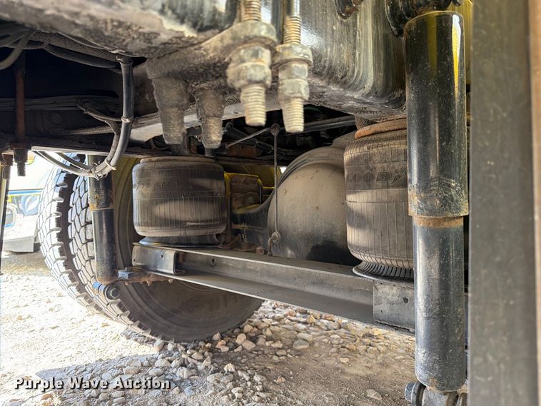 image for item FK4636 1999 International F4900 fuel truck