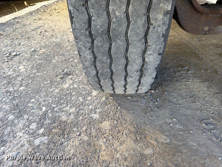 image for item FK4636 1999 International F4900 fuel truck