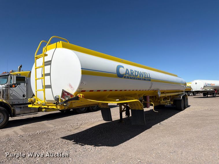 image for item FK4638 2002 Beall fuel trailer