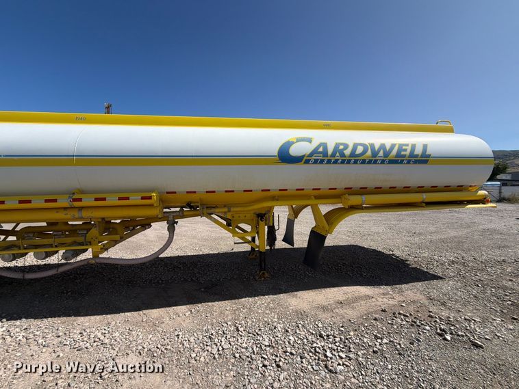 image for item FK4638 2002 Beall fuel trailer