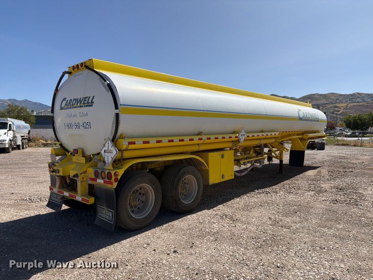 image for item FK4638 2002 Beall fuel trailer