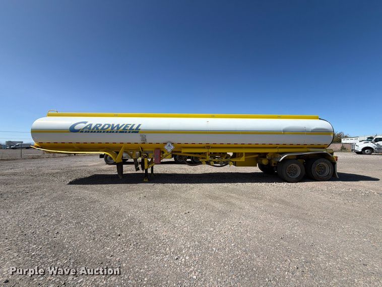 image for item FK4638 2002 Beall fuel trailer