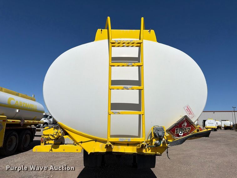 image for item FK4638 2002 Beall fuel trailer