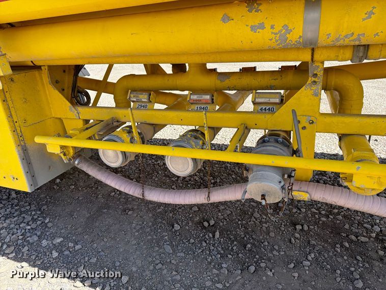 image for item FK4638 2002 Beall fuel trailer