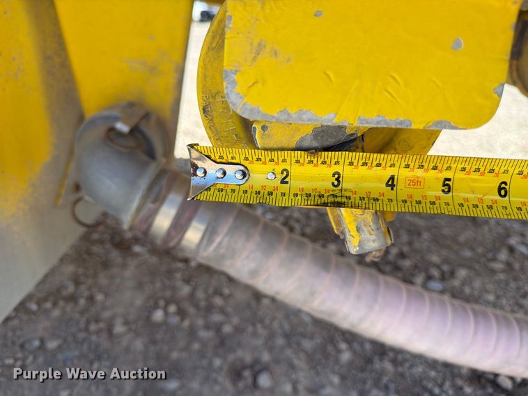 image for item FK4638 2002 Beall fuel trailer