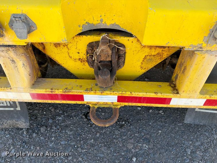 image for item FK4638 2002 Beall fuel trailer