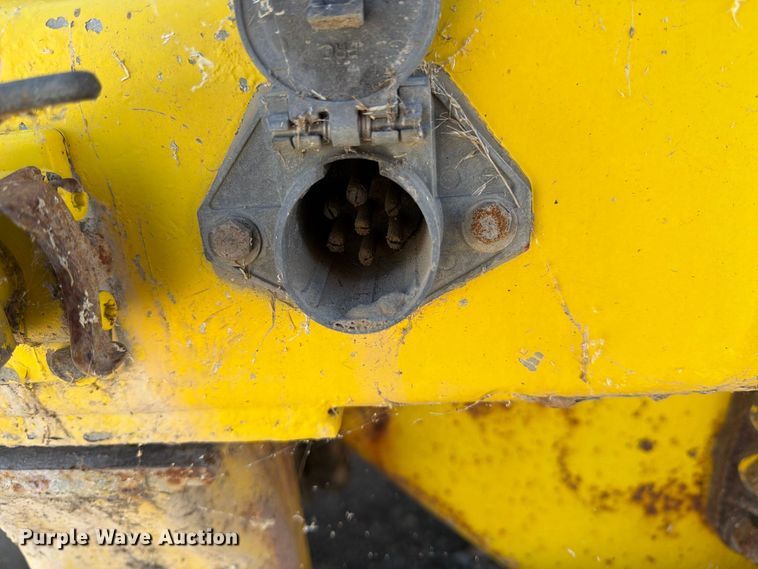 image for item FK4638 2002 Beall fuel trailer