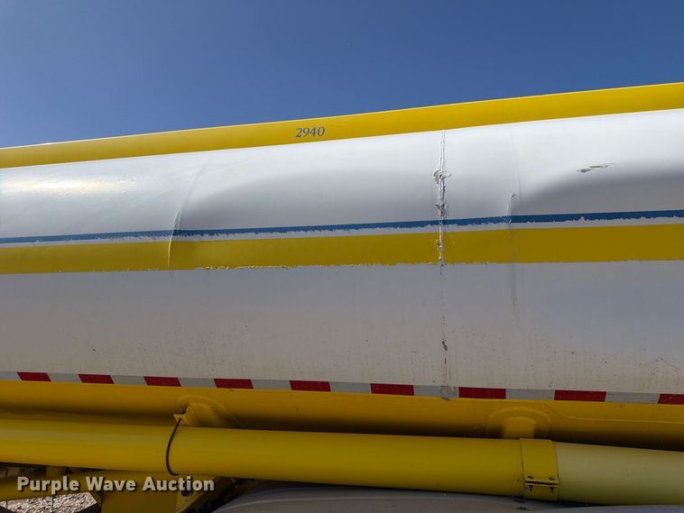 image for item FK4638 2002 Beall fuel trailer