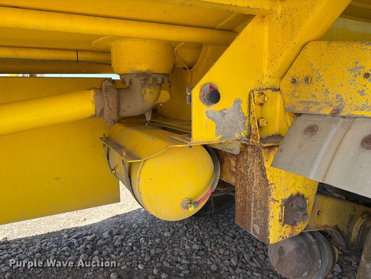 image for item FK4638 2002 Beall fuel trailer