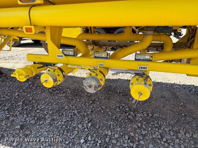 image for item FK4638 2002 Beall fuel trailer