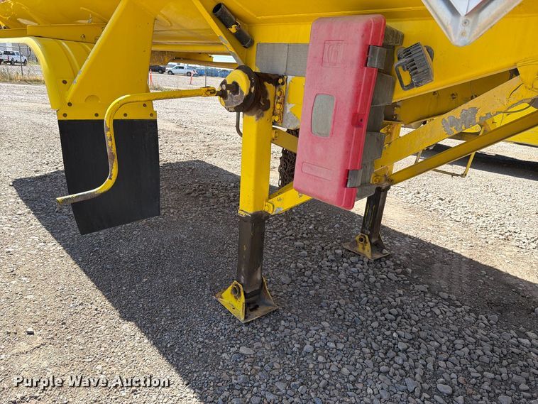 image for item FK4638 2002 Beall fuel trailer