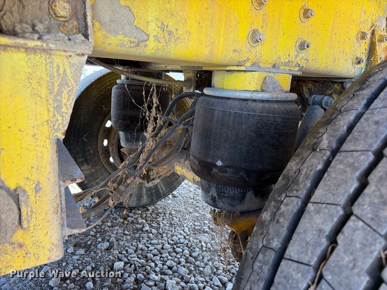 image for item FK4638 2002 Beall fuel trailer