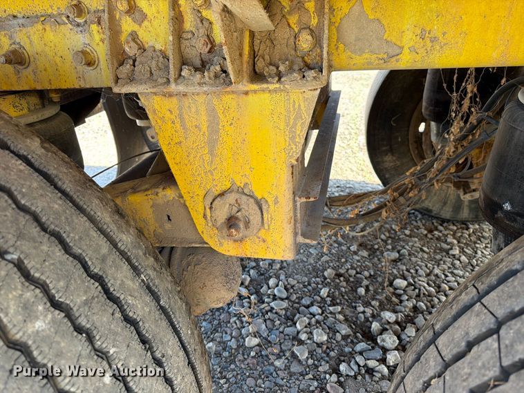 image for item FK4638 2002 Beall fuel trailer