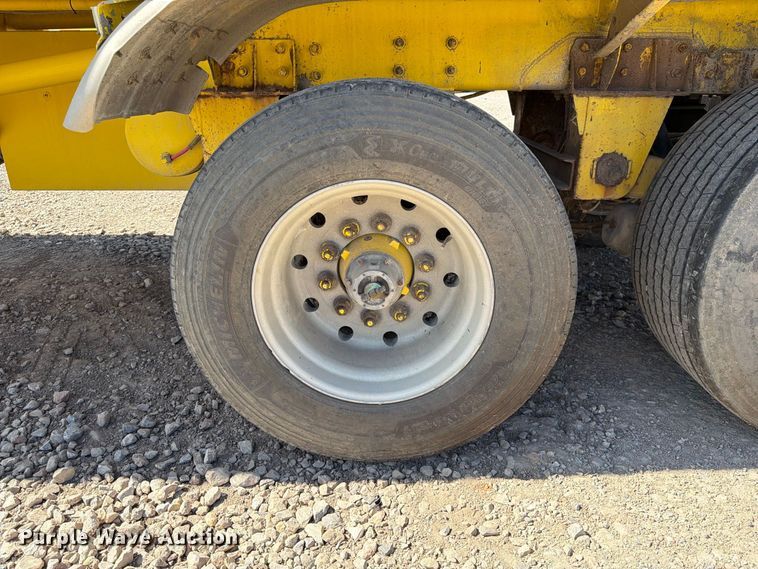 image for item FK4638 2002 Beall fuel trailer