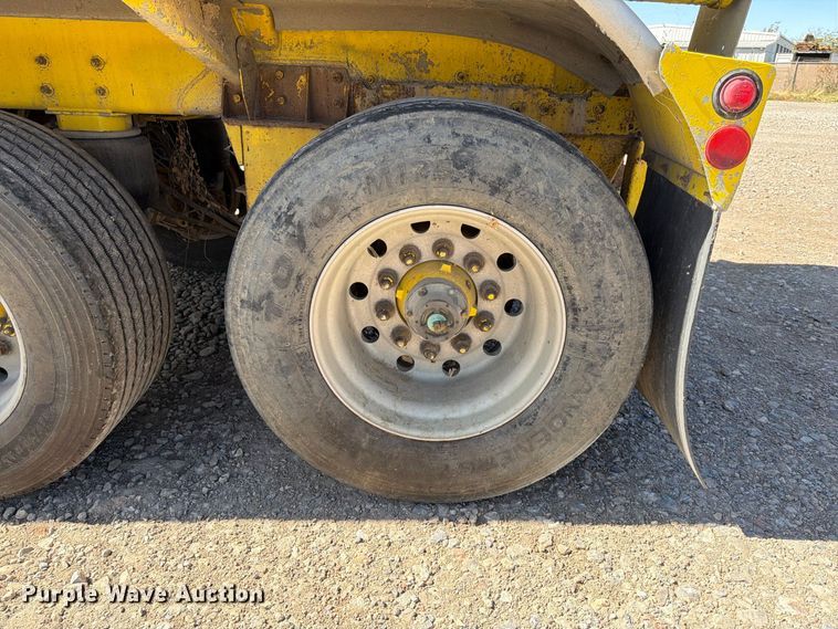 image for item FK4638 2002 Beall fuel trailer