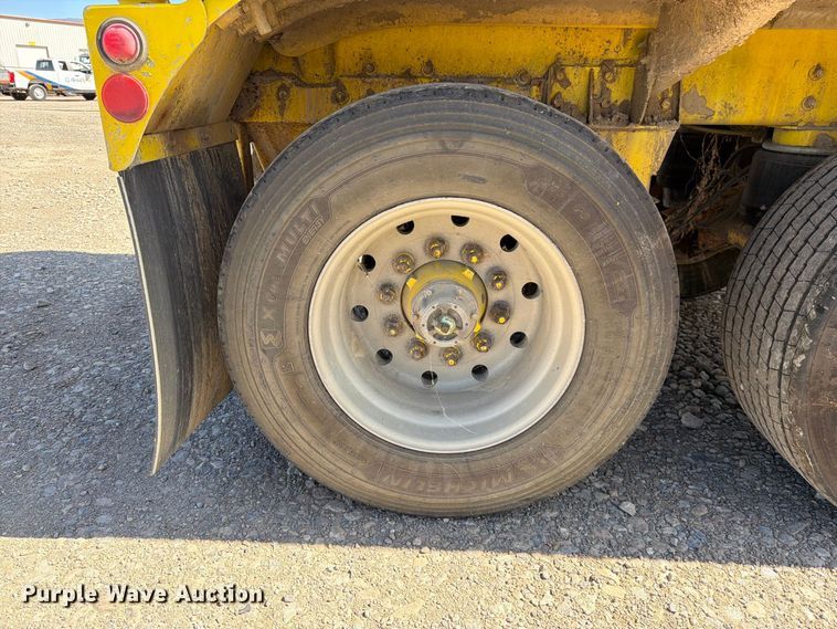 image for item FK4638 2002 Beall fuel trailer