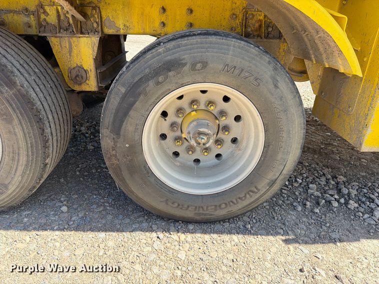 image for item FK4638 2002 Beall fuel trailer