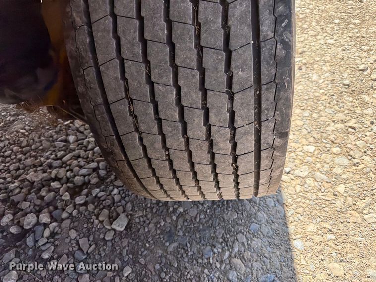 image for item FK4638 2002 Beall fuel trailer