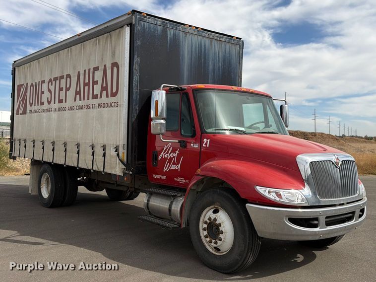 image for item FK4666 2003 International MA025 side curtain box truck