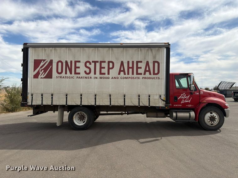 image for item FK4666 2003 International MA025 side curtain box truck