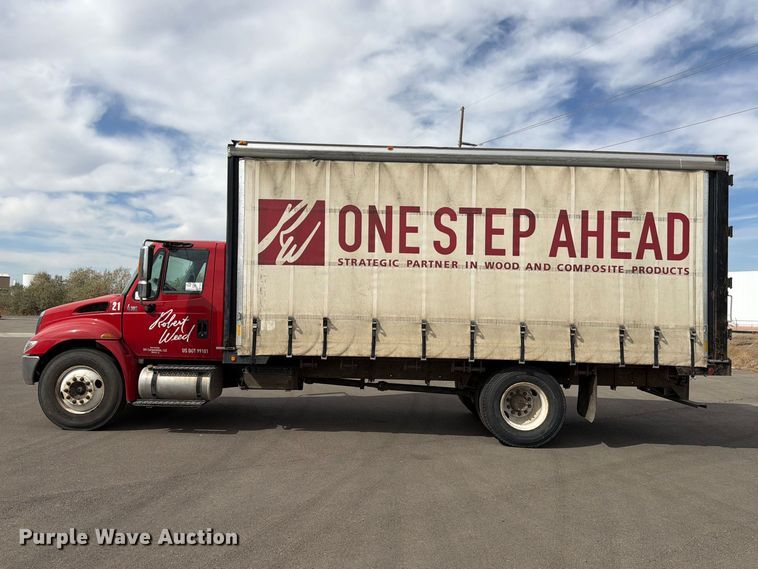 image for item FK4666 2003 International MA025 side curtain box truck