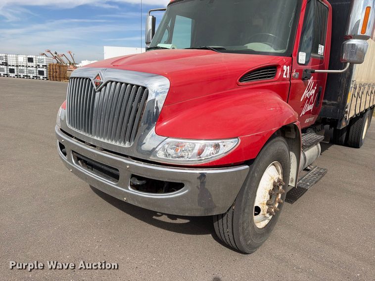 image for item FK4666 2003 International MA025 side curtain box truck