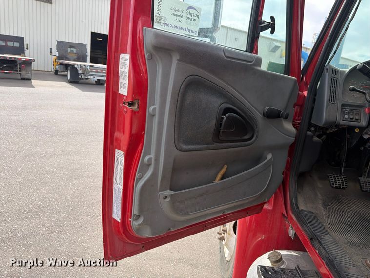 image for item FK4666 2003 International MA025 side curtain box truck