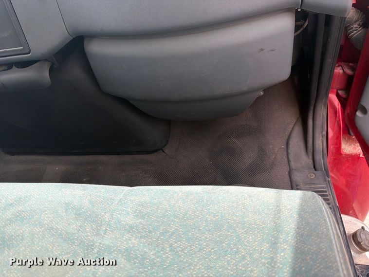 image for item FK4666 2003 International MA025 side curtain box truck
