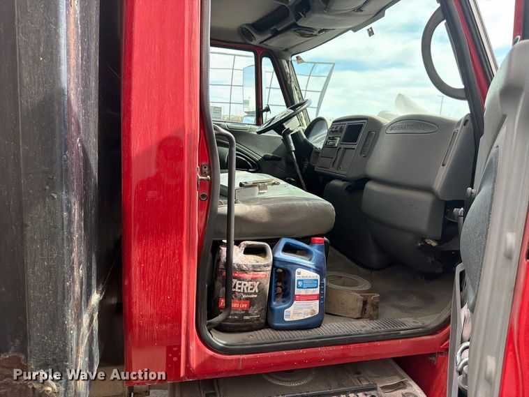 image for item FK4666 2003 International MA025 side curtain box truck