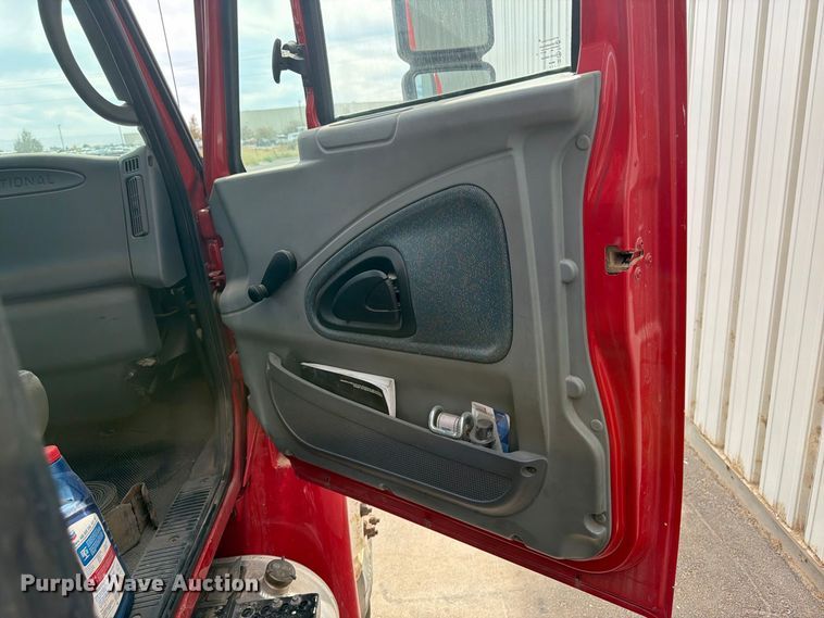 image for item FK4666 2003 International MA025 side curtain box truck