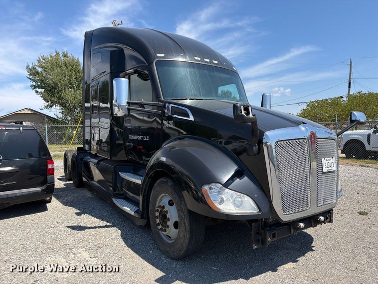 image for item FK5066 2020 Kenworth T680 semi truck