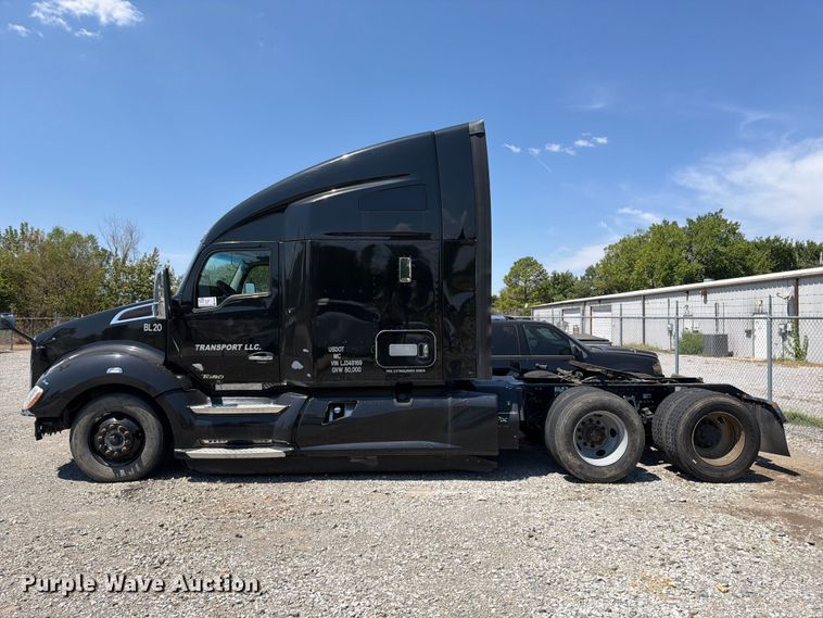 image for item FK5066 2020 Kenworth T680 semi truck
