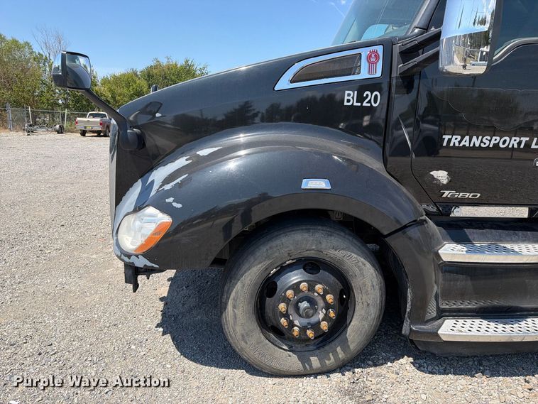 image for item FK5066 2020 Kenworth T680 semi truck