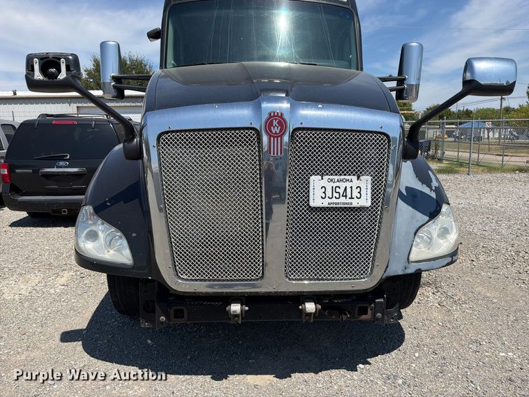 image for item FK5066 2020 Kenworth T680 semi truck