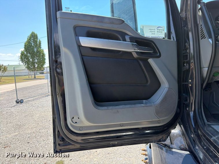 image for item FK5066 2020 Kenworth T680 semi truck