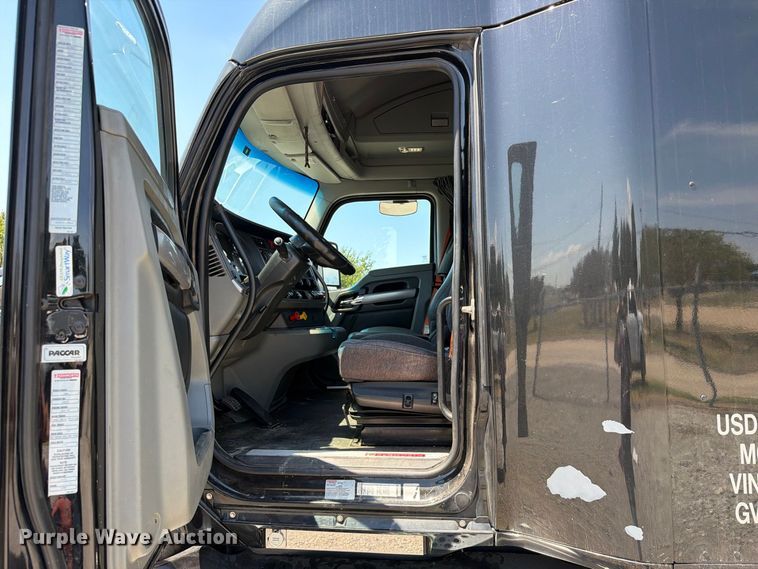 image for item FK5066 2020 Kenworth T680 semi truck