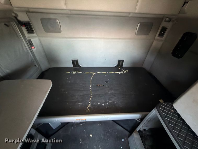image for item FK5066 2020 Kenworth T680 semi truck