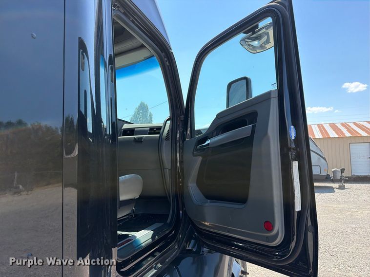 image for item FK5066 2020 Kenworth T680 semi truck