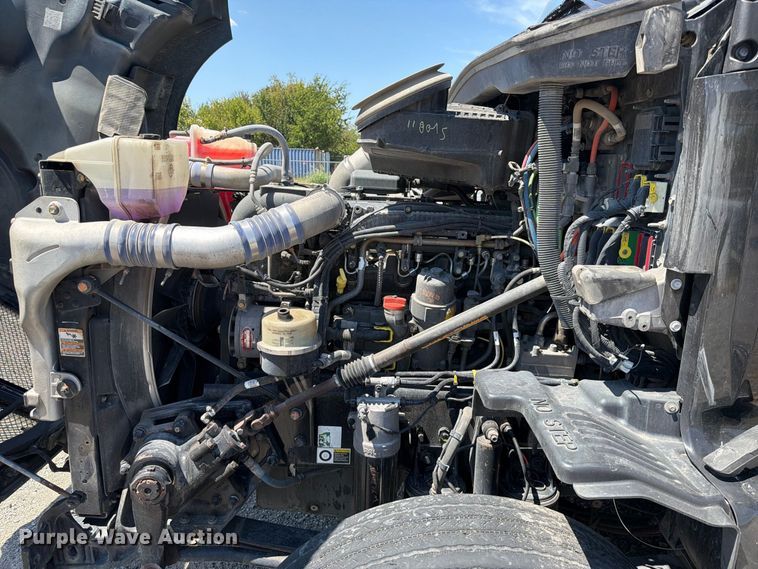 image for item FK5066 2020 Kenworth T680 semi truck