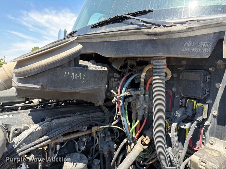 image for item FK5066 2020 Kenworth T680 semi truck