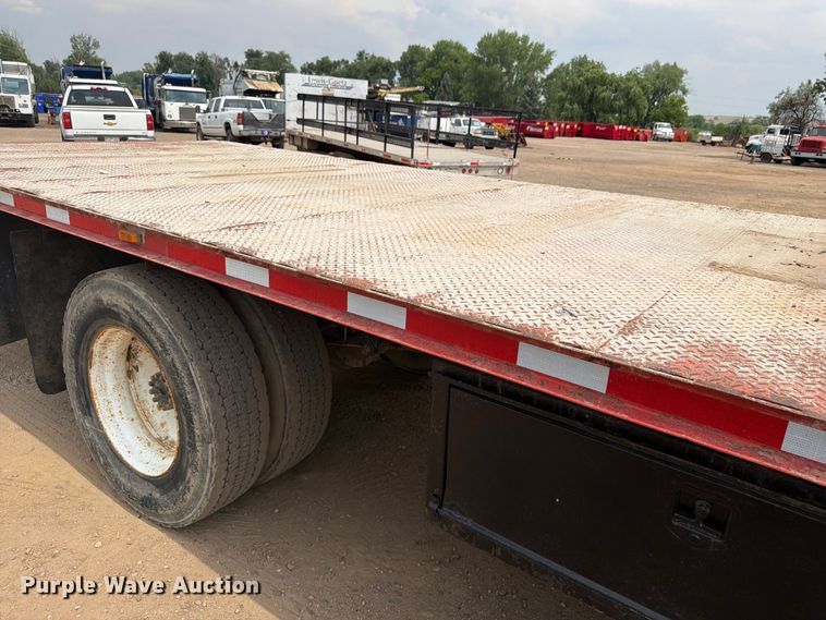 image for item FM7579 1983 Ford F700 flatbed truck