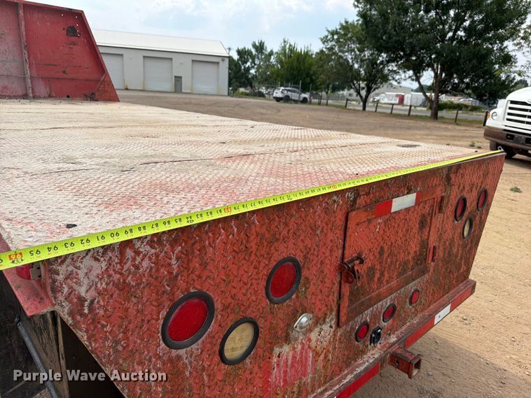 image for item FM7579 1983 Ford F700 flatbed truck