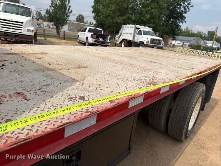 image for item FM7579 1983 Ford F700 flatbed truck