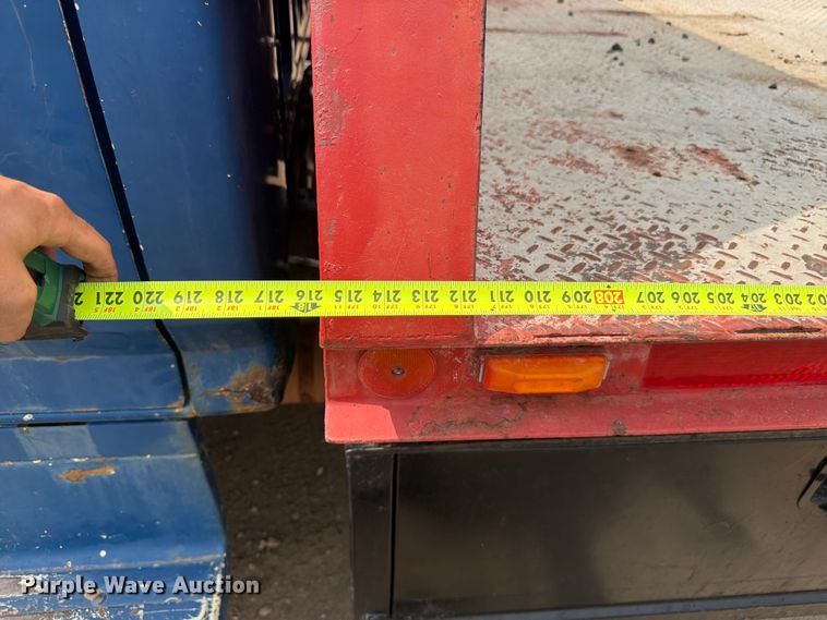 image for item FM7579 1983 Ford F700 flatbed truck