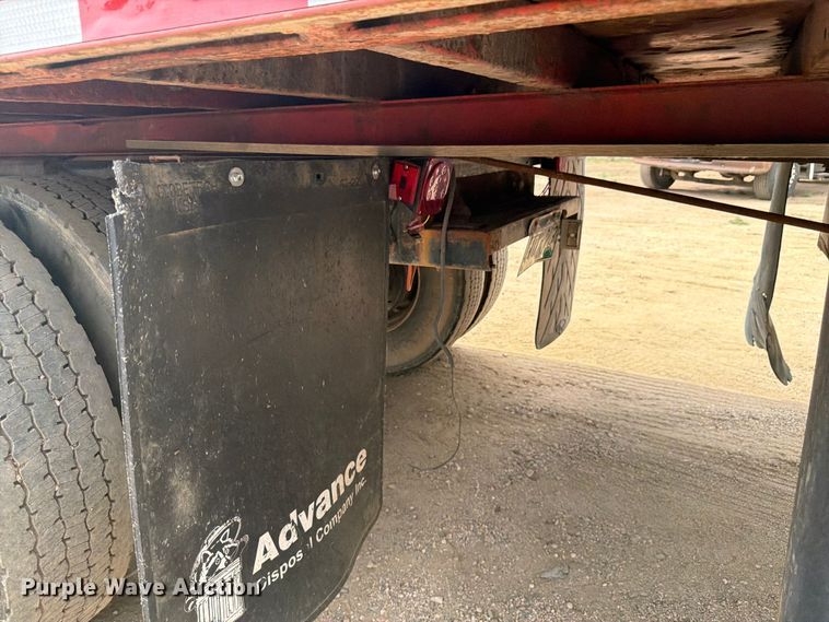 image for item FM7579 1983 Ford F700 flatbed truck