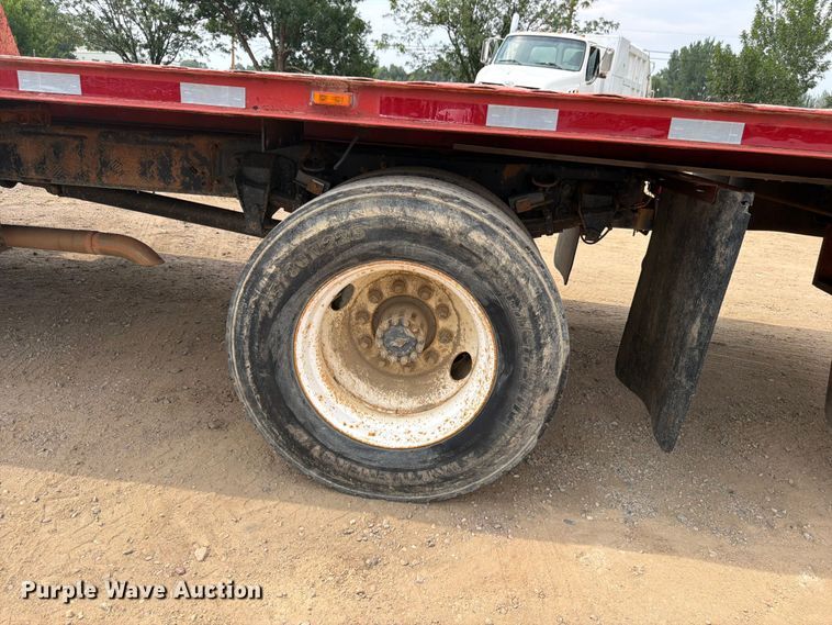 image for item FM7579 1983 Ford F700 flatbed truck